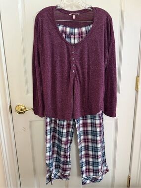 Womens VICTORIA’s SECRET 2 Piece Henley & Plaid Pant Pajama Set Size Medium